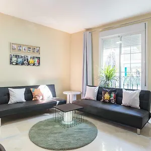 Gr2-large Groups Apt-walking Distance To Old Town Málaga